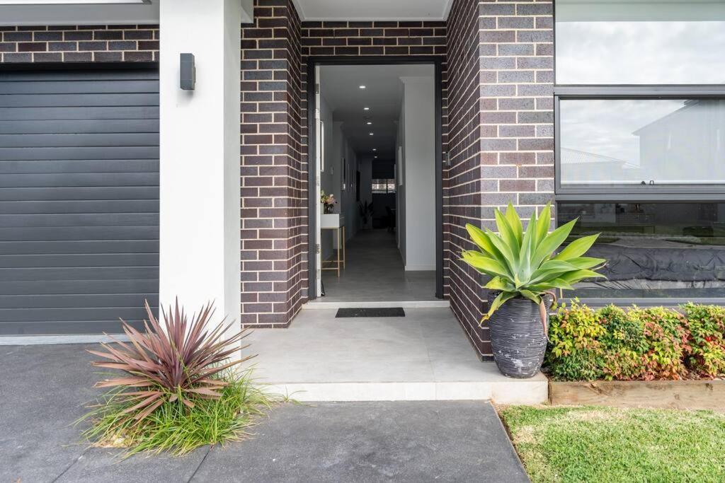 Neat 4 Bedroom In Catherine Fields Narellan Eksteriør billede